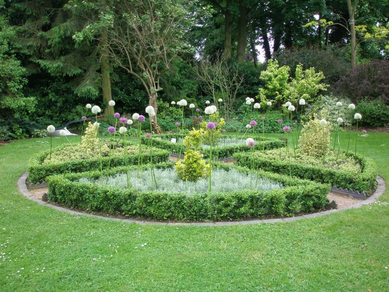 Whitlenge Gardens